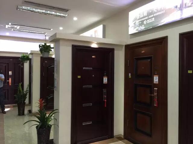 坐镇天府之国 金大门业成都旗舰店盛大开业(图5) 坐镇天府之国 金大门业成都旗舰店盛大开业(图5)