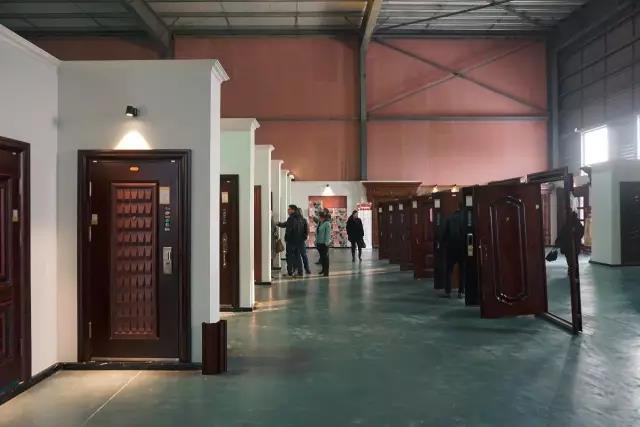 金大门业东北分公司500平展厅投入使用暨东北市场年终总结会议召开(图6)