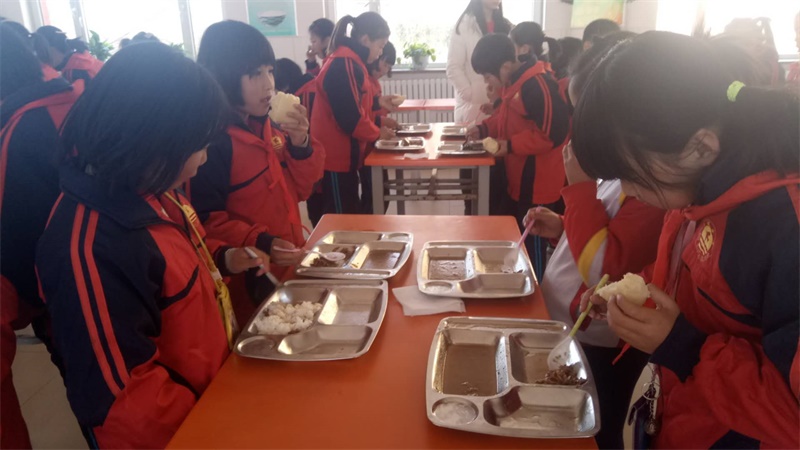 金大门业“爱心厨房”项目第二站：河北围场，守护绿色希望(图7)